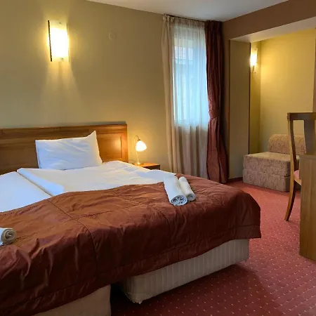 Хотел Asteri - Organic Food From Small Local Farms By Asteri Банско